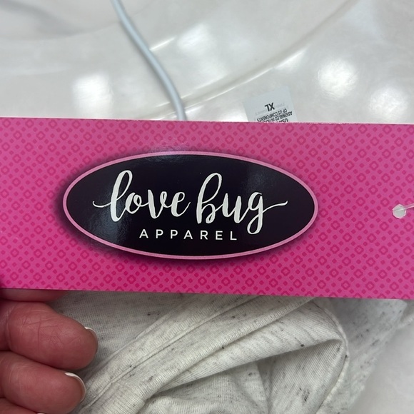 132.Short Sleeve T-Shirt with 3 animal print Shamrocks w/ “lucky girl vibes” XL - Picture 4 of 6